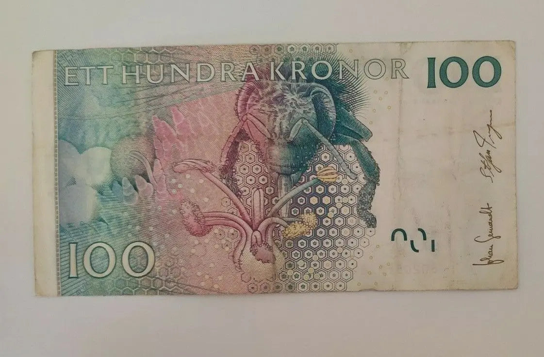 100 Sweden Kronor banknote used