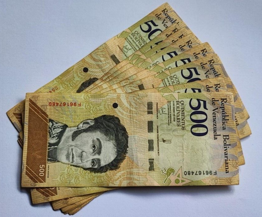 Lot Of 10 Venezuela Banknotes. 500 Bolivares. 2018 .In Used Condition - worldbanknote