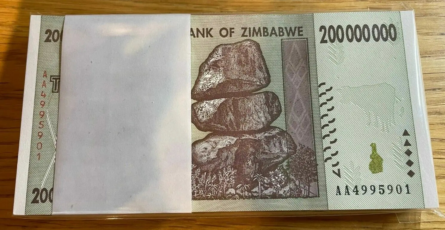 100 x 200 Million Zimbabwe Dollars Banknotes Bundle AA 2008 Consecutive UNC 