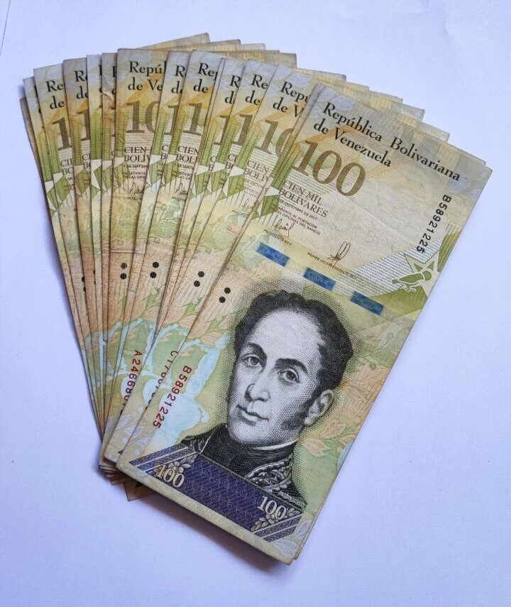 Lot Of 10 Venezuela Banknotes. 100 000 Bolivares. 2017 .In Used Condition - worldbanknote