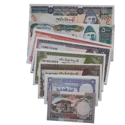 Set of 8 Pakistan Rupee Banknotes In Circulated Condition