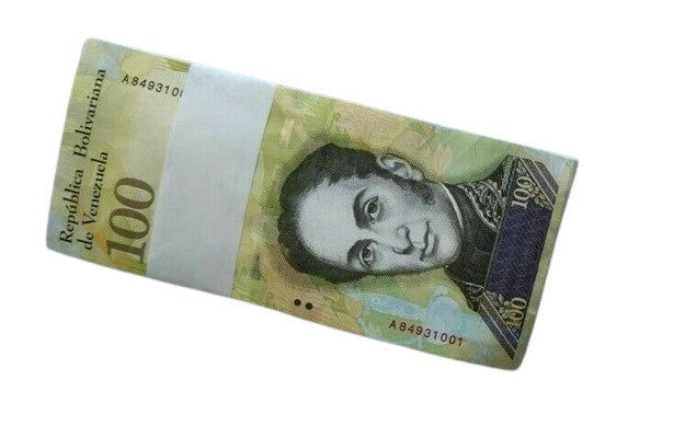 A bundle of Venezuela 100000 Bolivares 2017 P-100b Banknotes UNC
