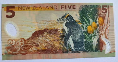 New Zealand 5  DOLLARS Uncirculated