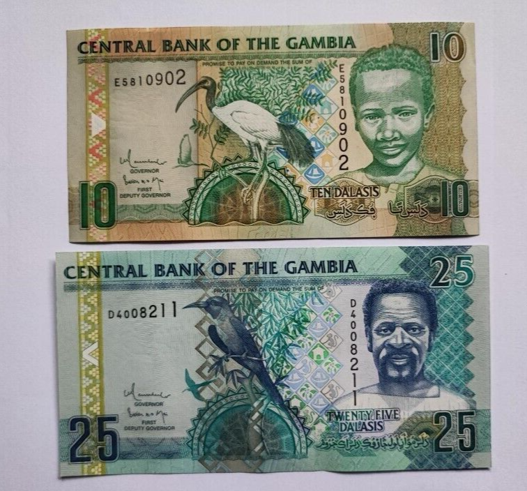 Gambia banknotes Set Of Two 10 And 25  DALAIS UNC